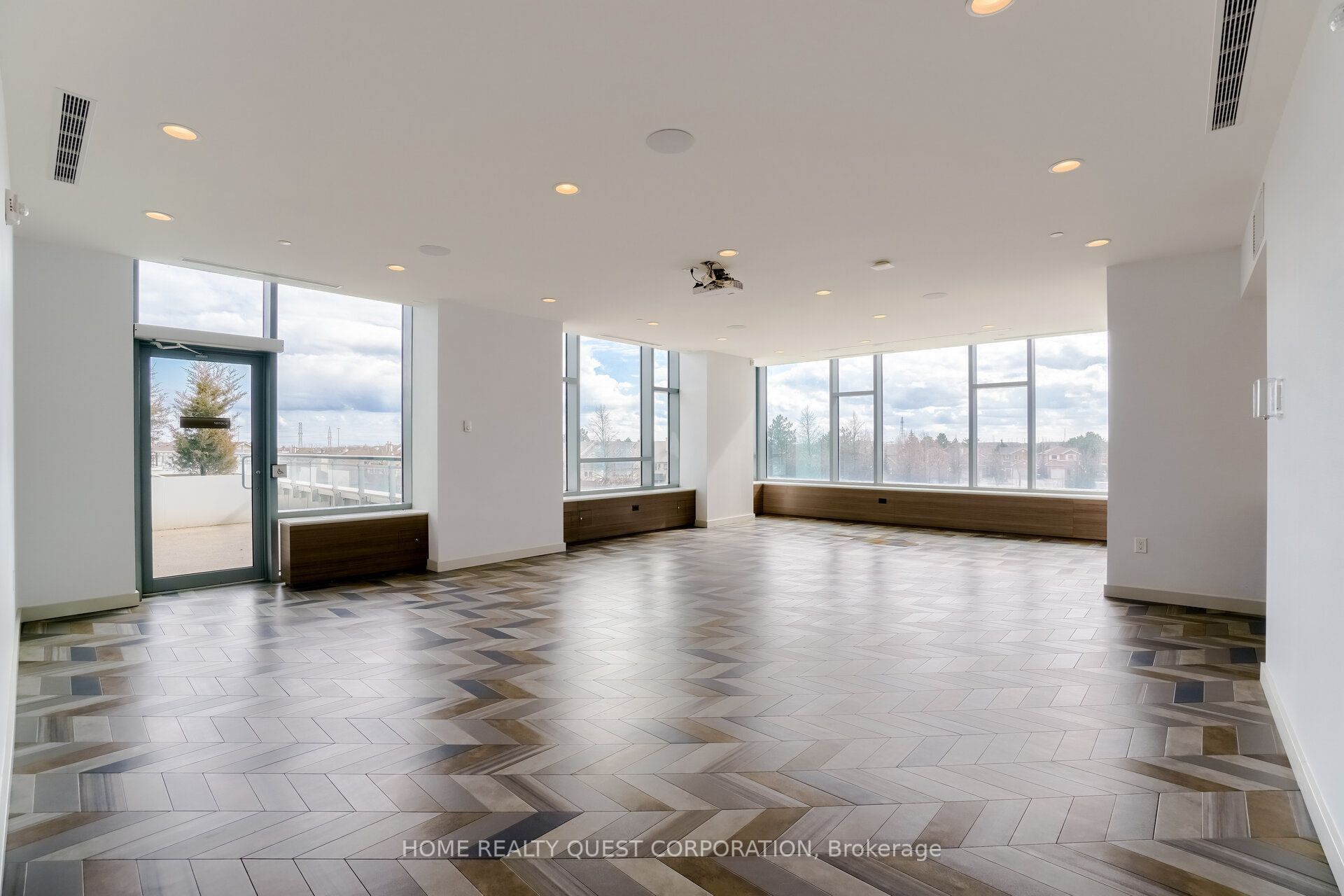 2560 Eglinton Avenue W 2205 Property Photo 21