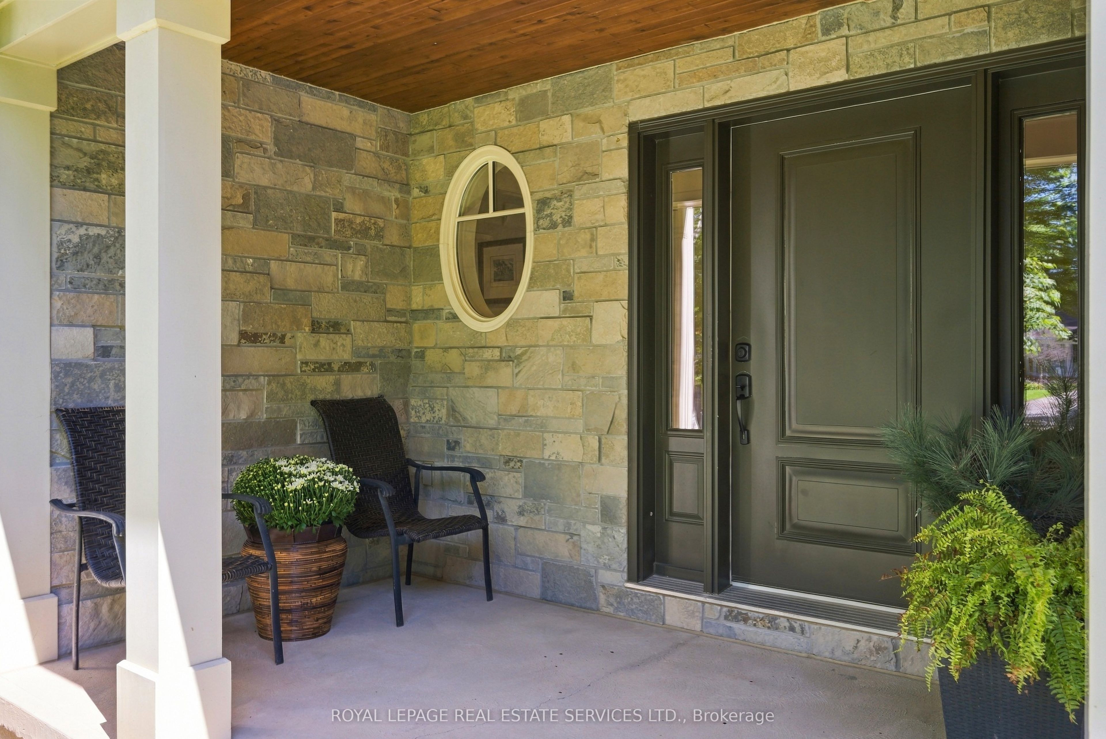 125 Ulster Drive Property Photo 4