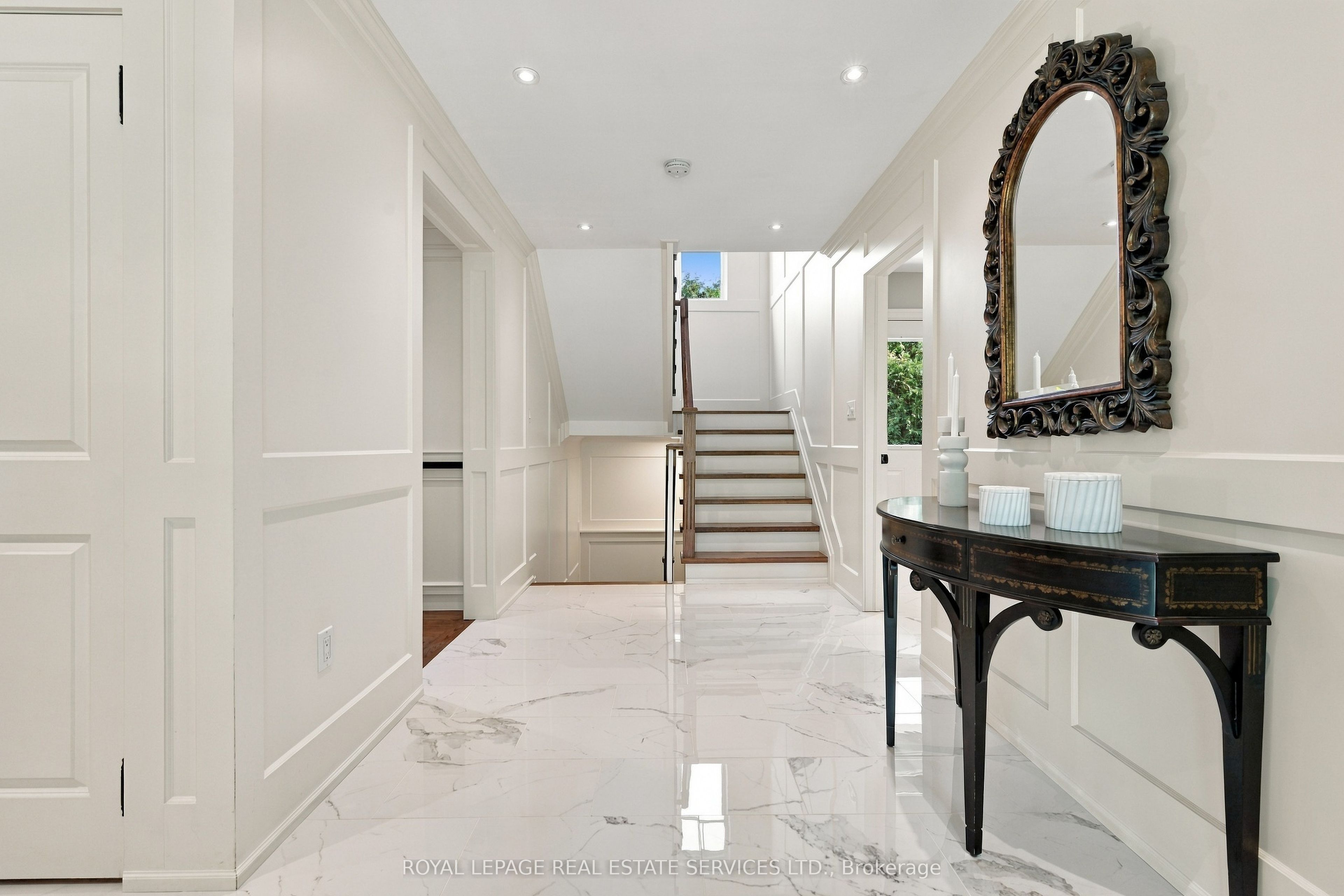 125 Ulster Drive Property Photo 5