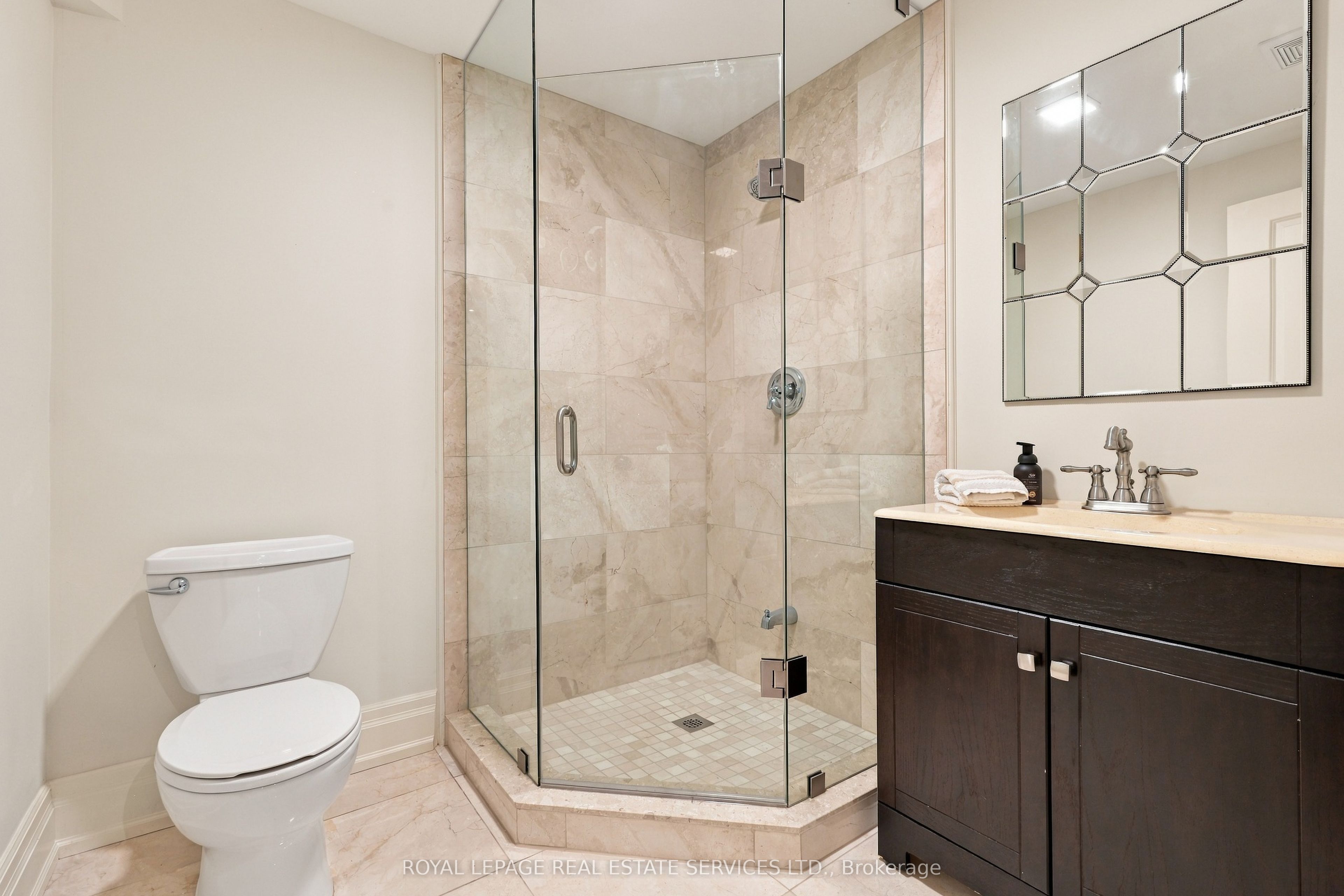 125 Ulster Drive Property Photo 40