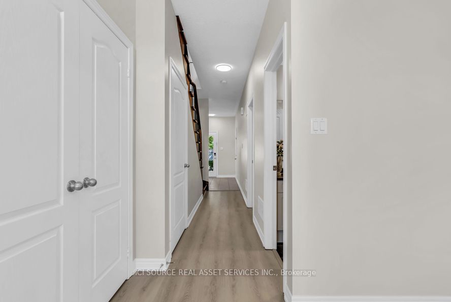 3215 Thomas Street 4 Property Photo 8
