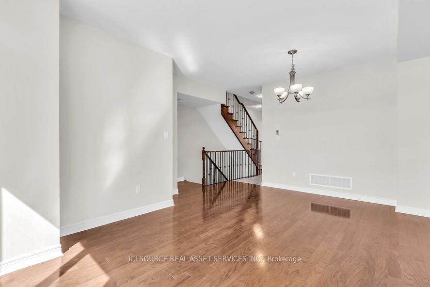 3215 Thomas Street 4 Property Photo 14