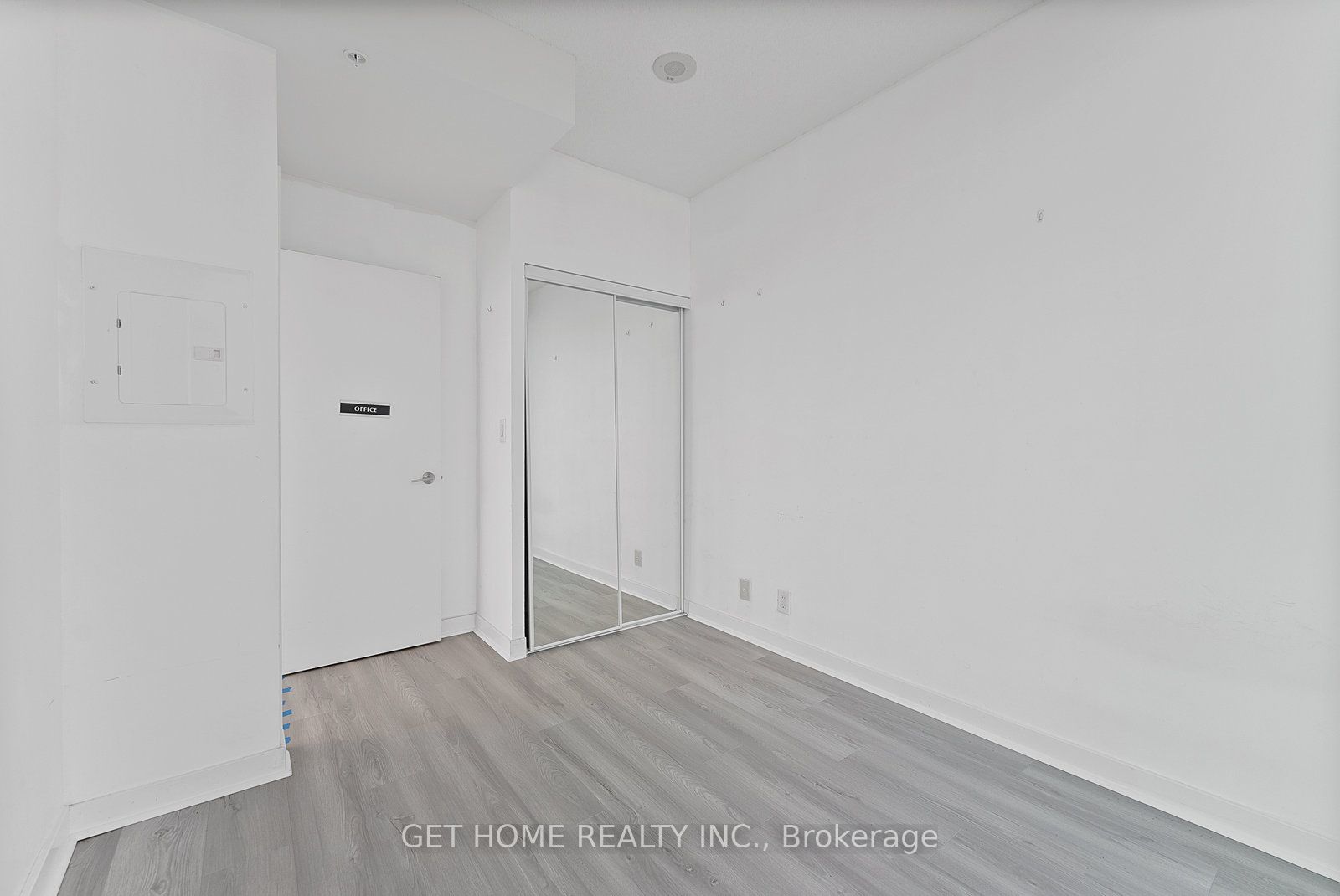 3985 Grand Park Drive 2005 Property Photo 25