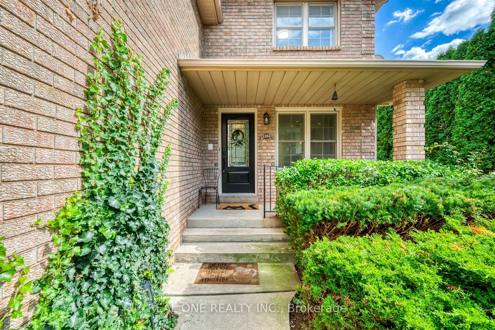 1384 Bramblewood Green Property Photo 5