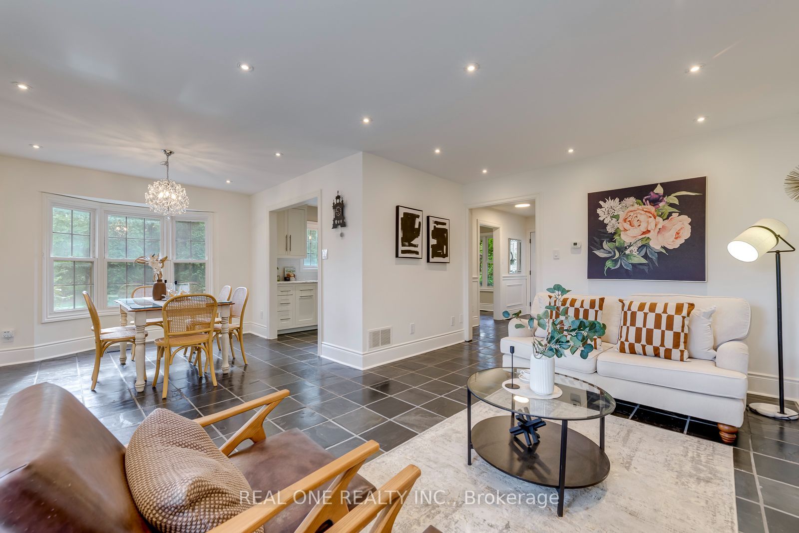 1384 Bramblewood Green Property Photo 11