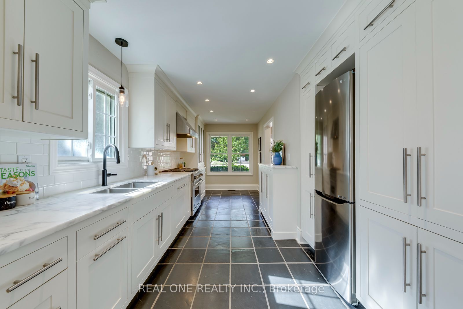 1384 Bramblewood Green Property Photo 12