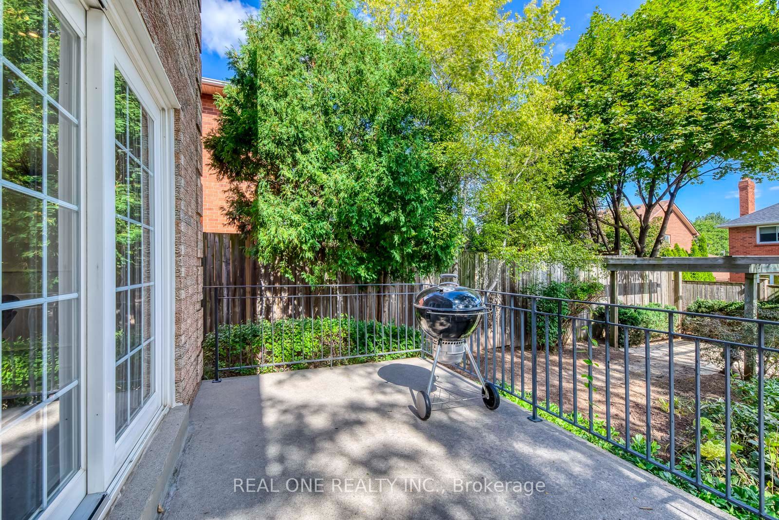 1384 Bramblewood Green Property Photo 43