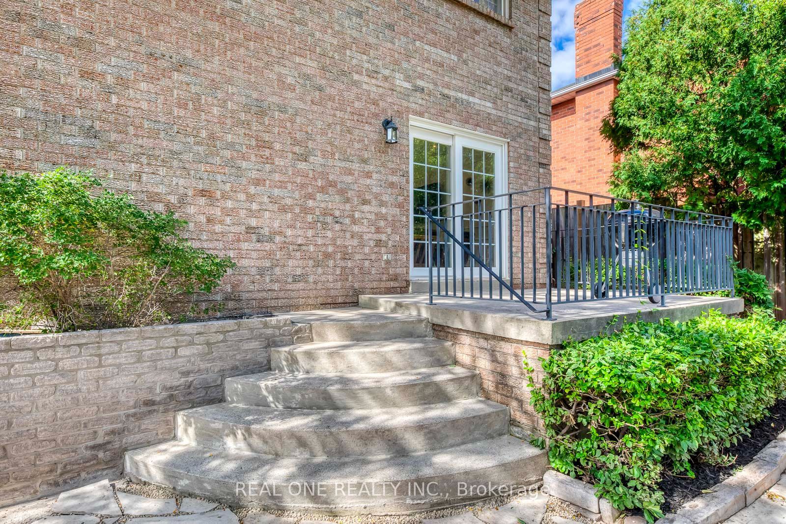 1384 Bramblewood Green Property Photo 44