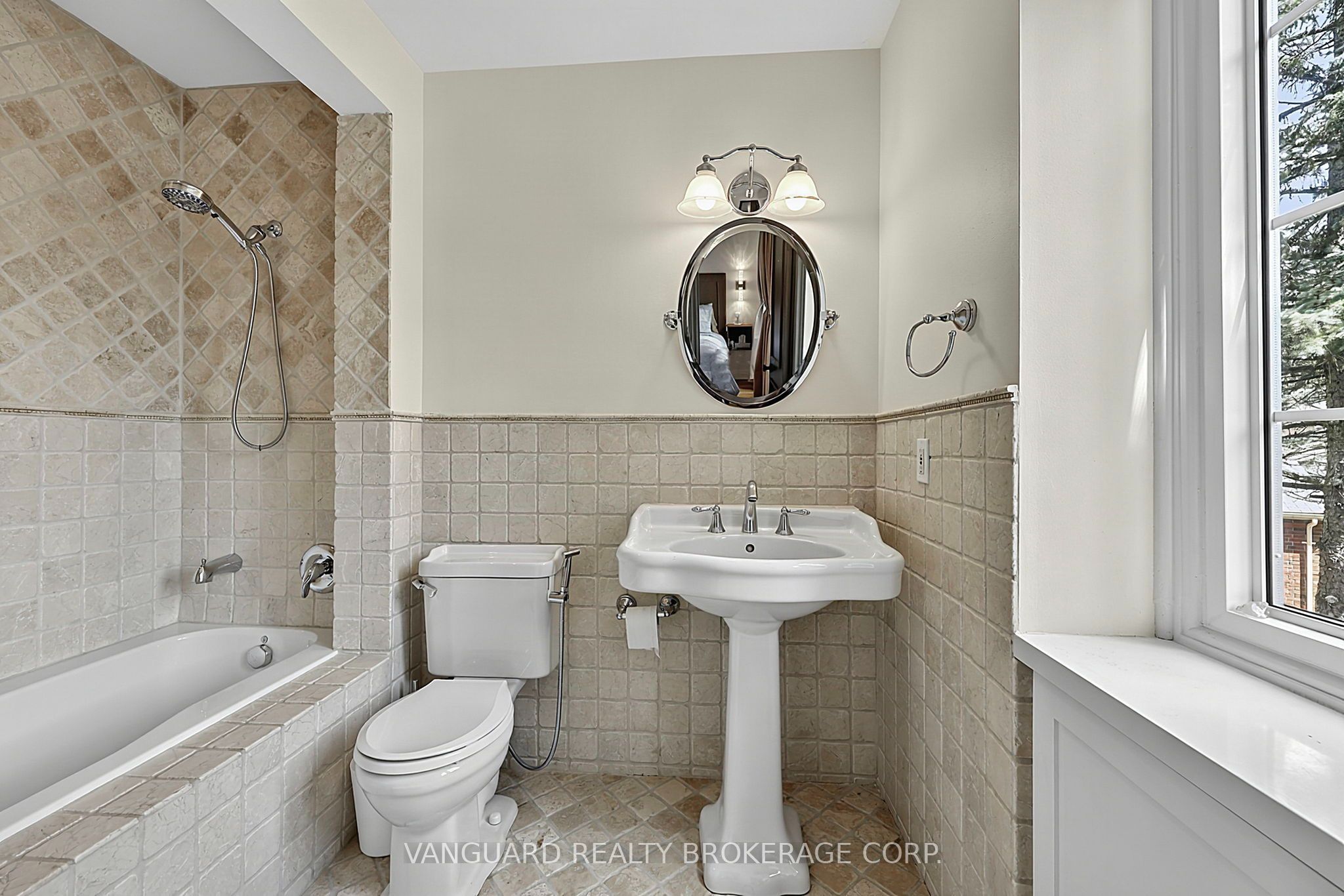 336 Dingle Court Property Photo 13