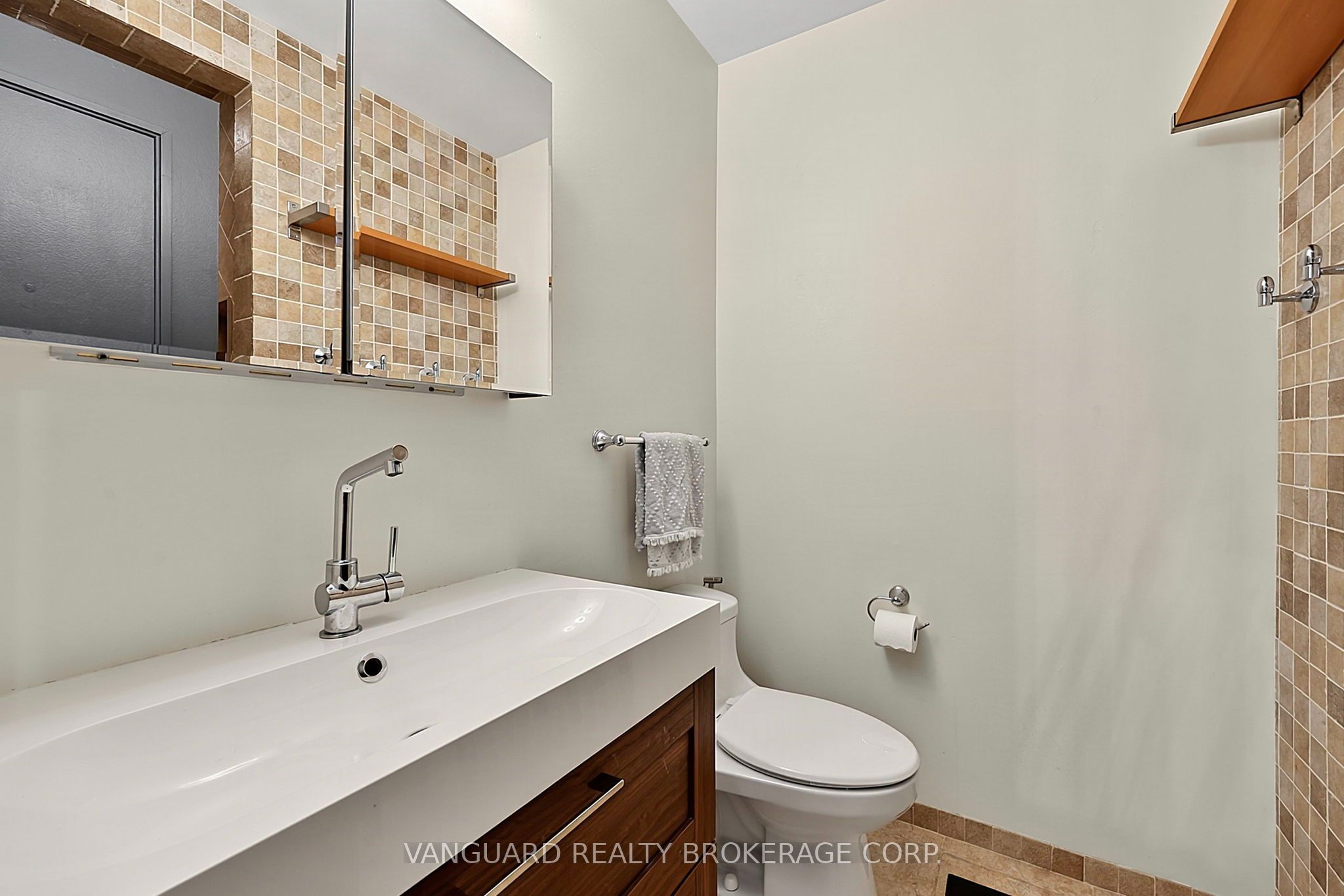 336 Dingle Court Property Photo 16