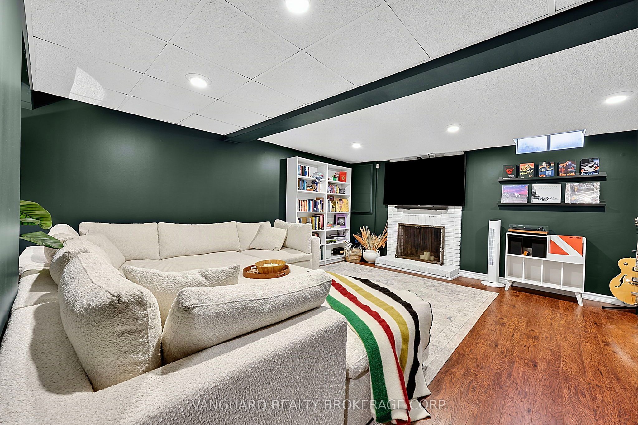 336 Dingle Court Property Photo 17