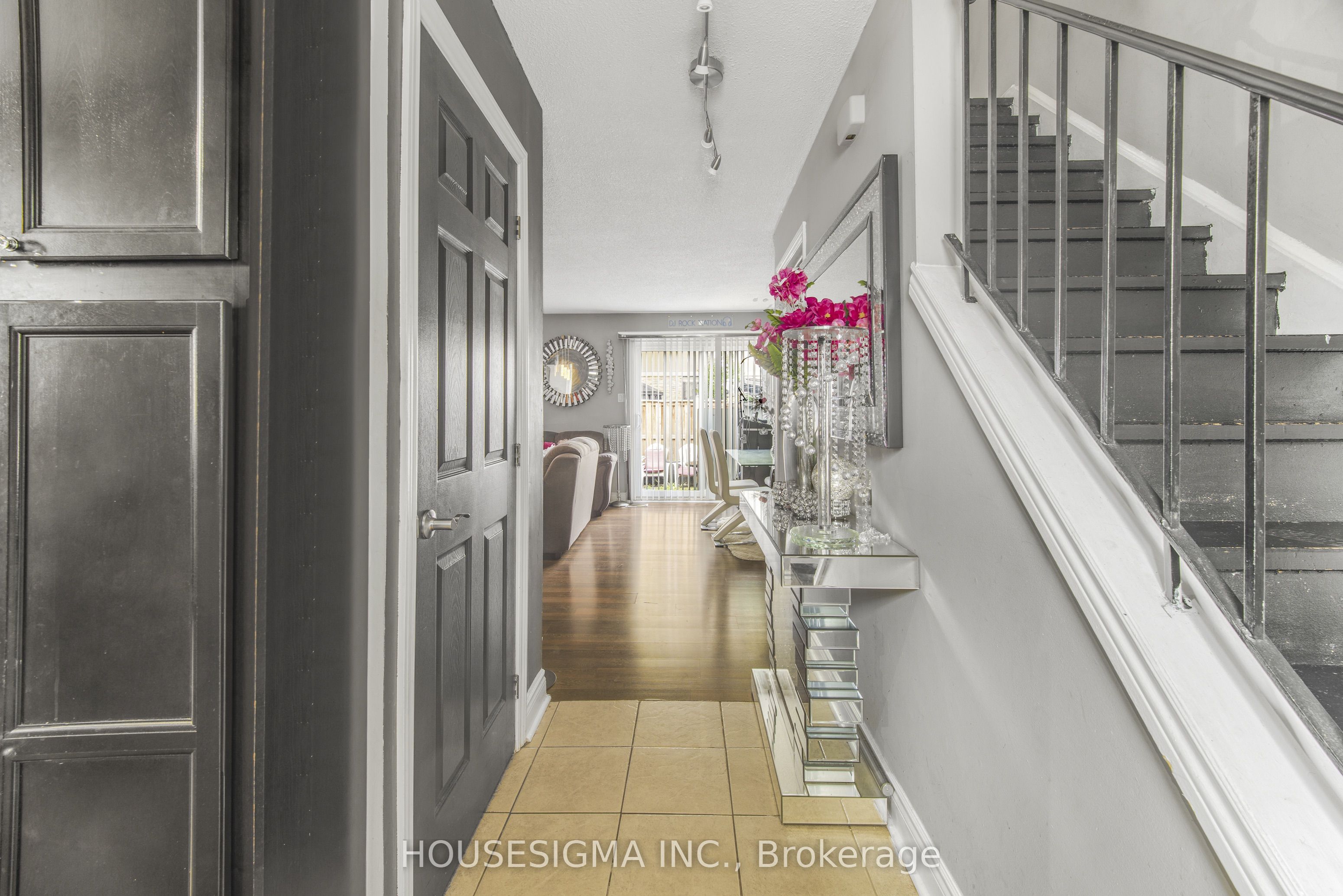 105 Hansen Road N 61 Property Photo 3