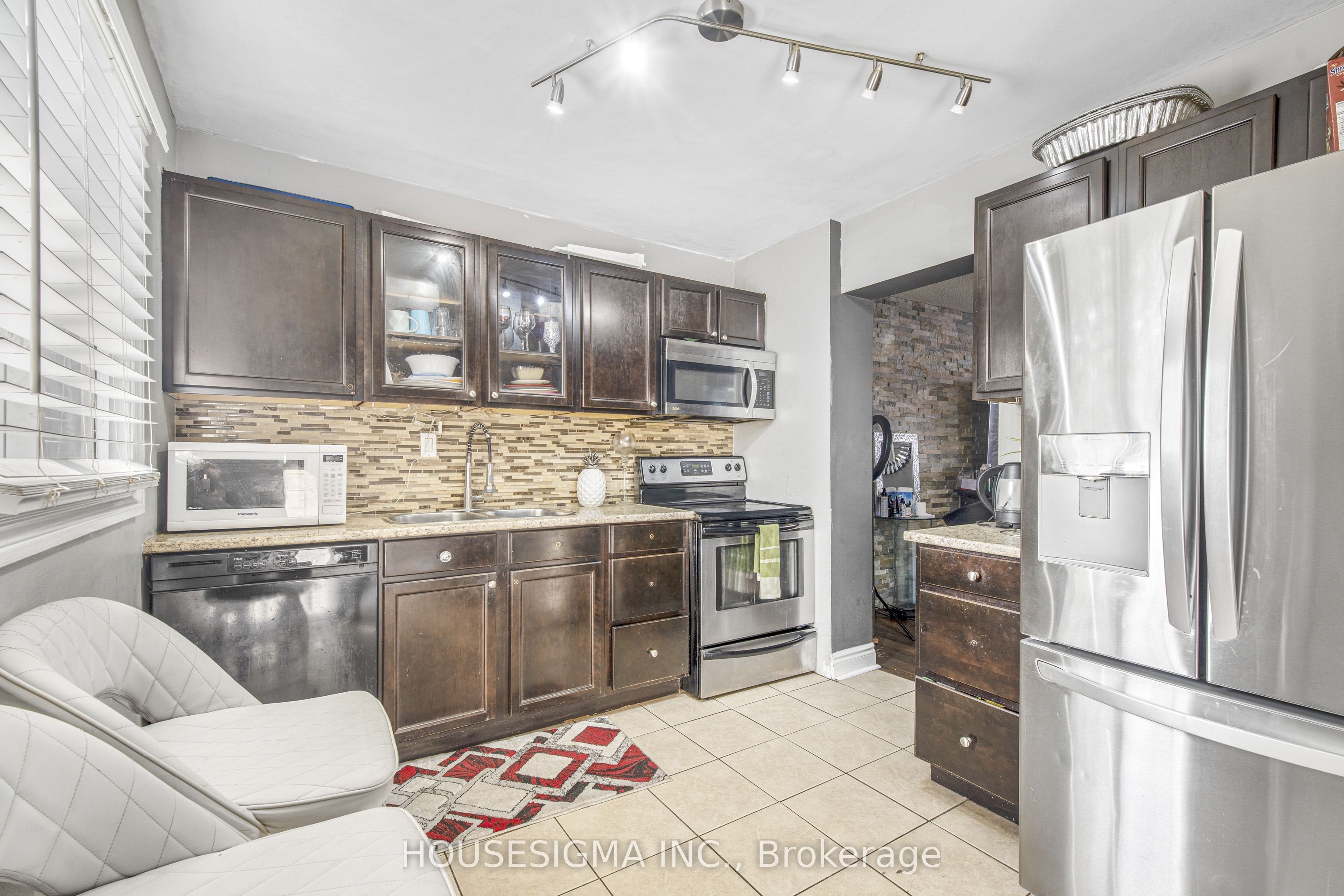 105 Hansen Road N 61 Property Photo 10
