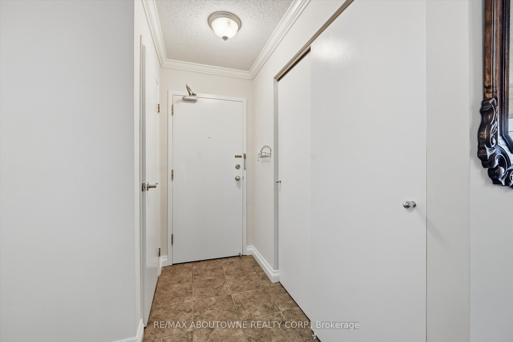 1450 Glen Abbey Gate 1121 Property Photo 3