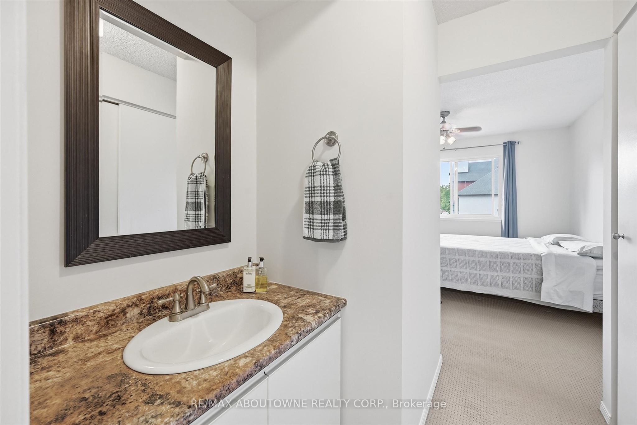 1450 Glen Abbey Gate 1121 Property Photo 24