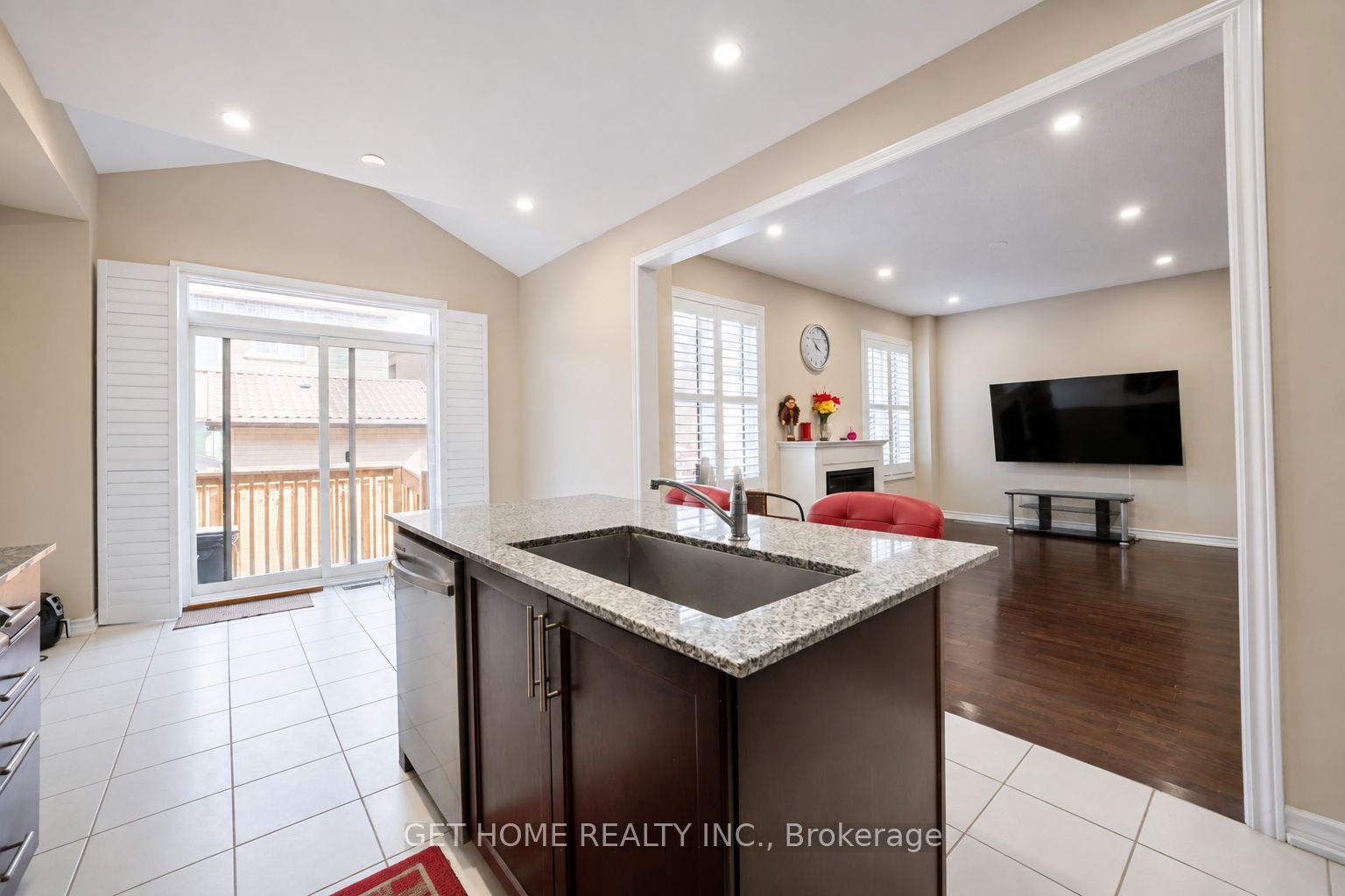 24 Bachelor Street Property Photo 11