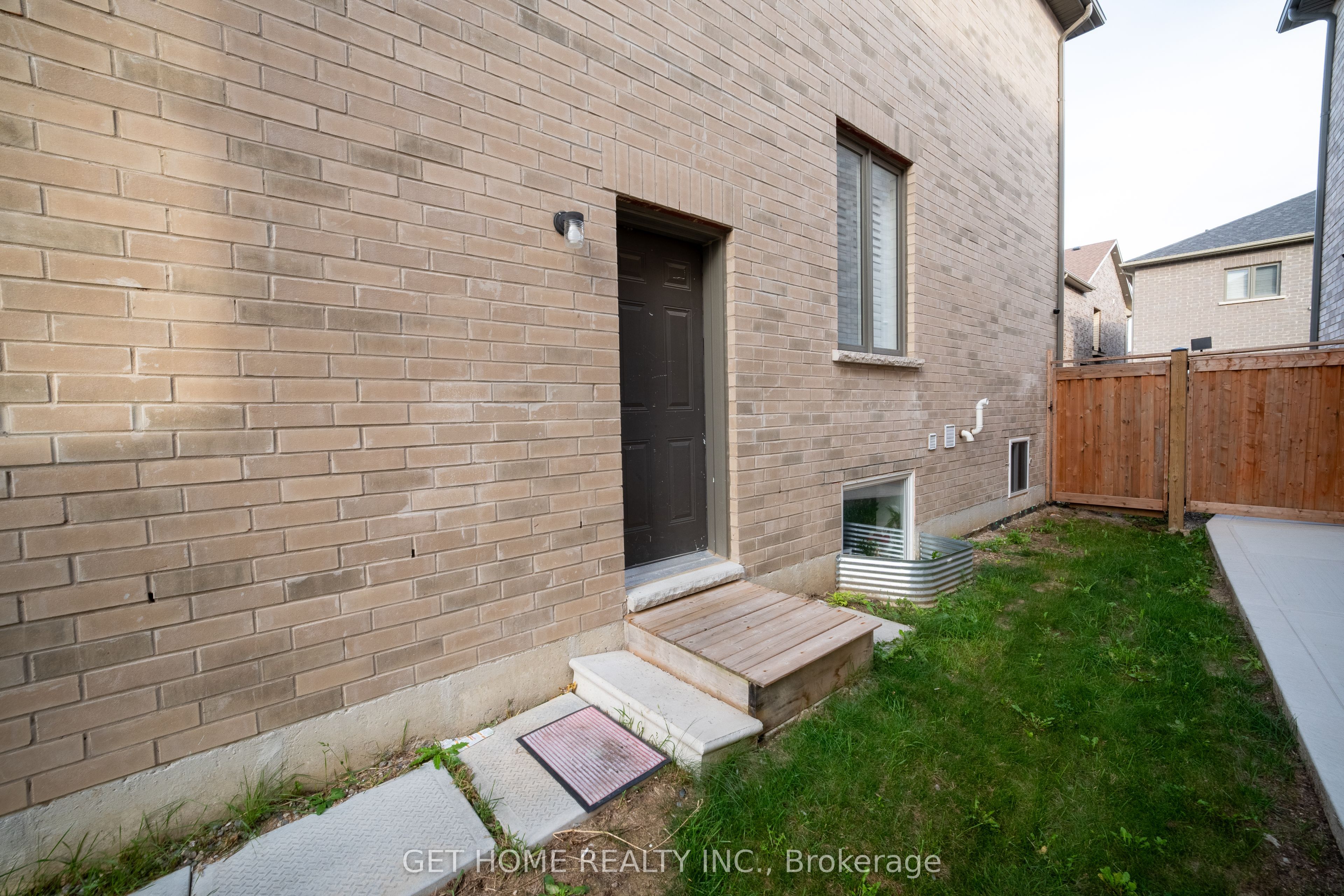 24 Bachelor Street Property Photo 33