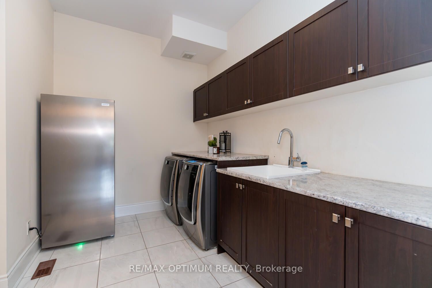 16 Layton Street Property Photo 19