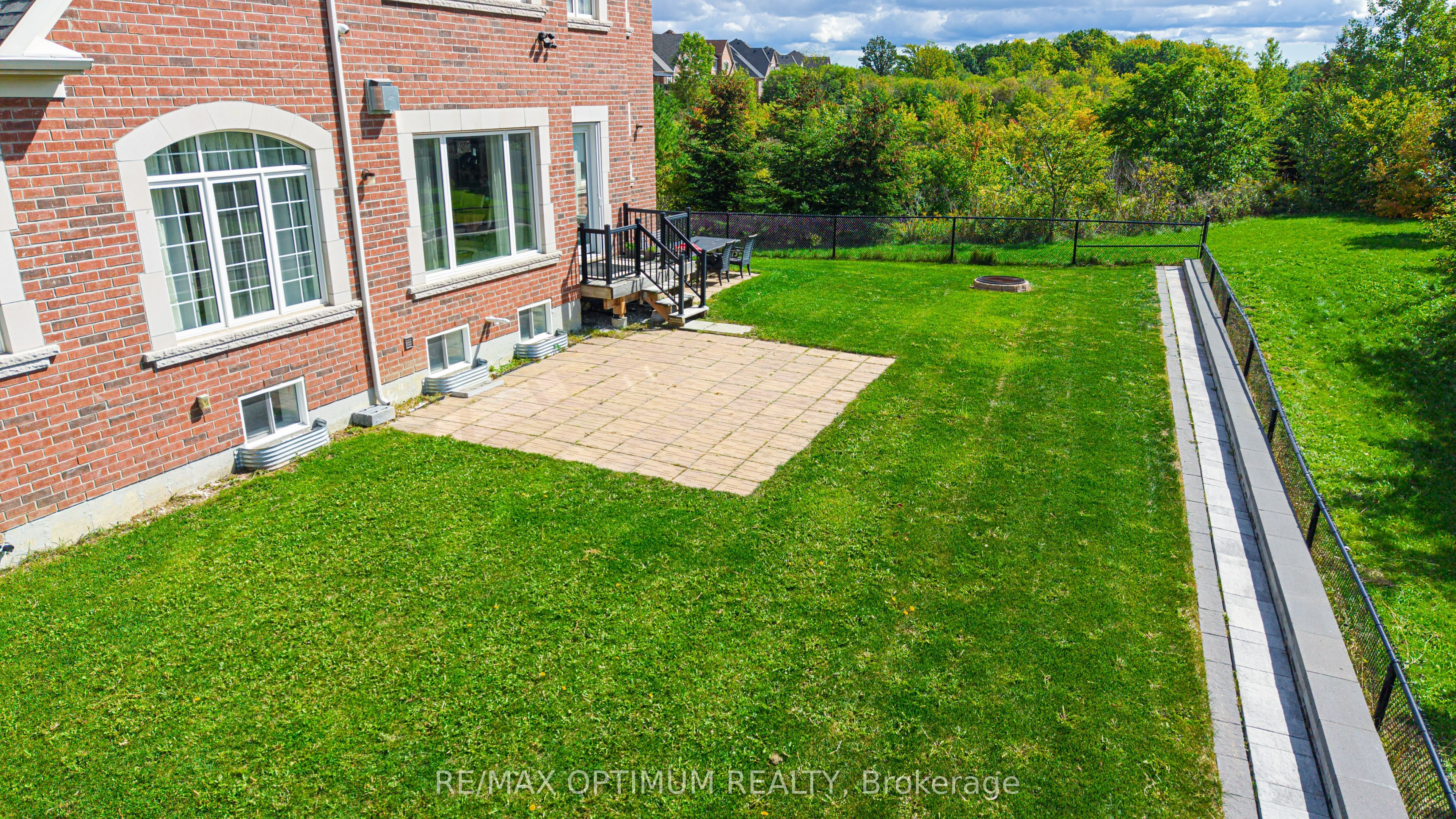 16 Layton Street Property Photo 37