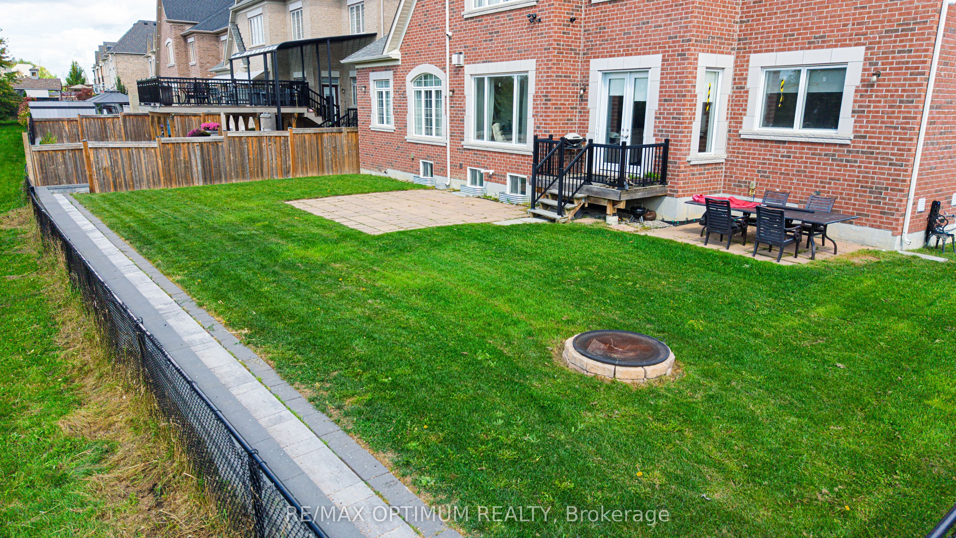 16 Layton Street Property Photo 38