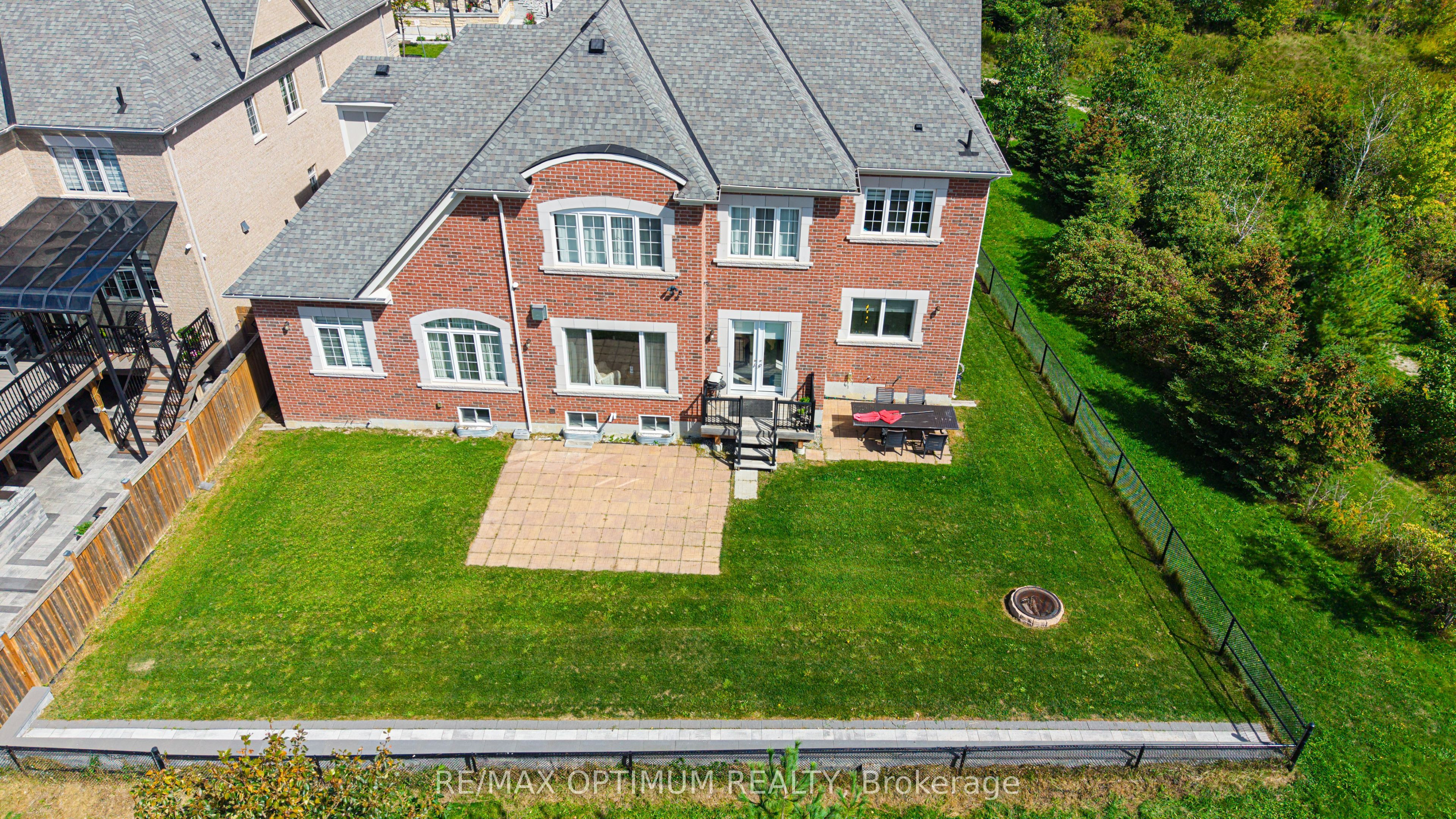 16 Layton Street Property Photo 40