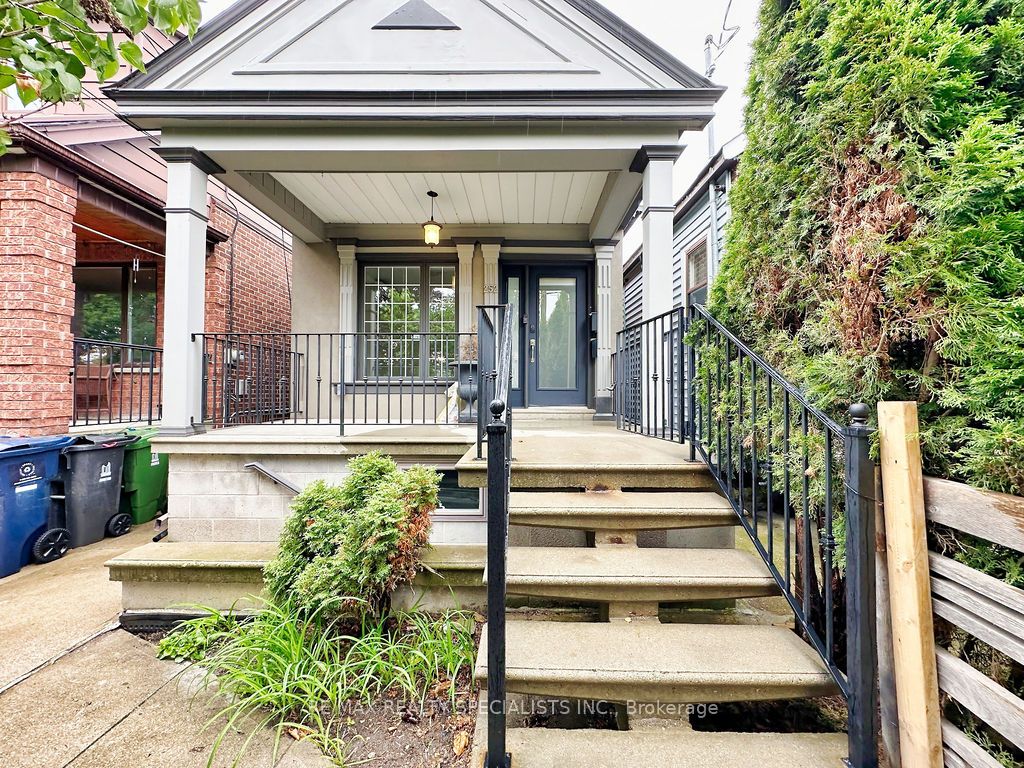 252 Earlscourt Avenue Property Photo 2