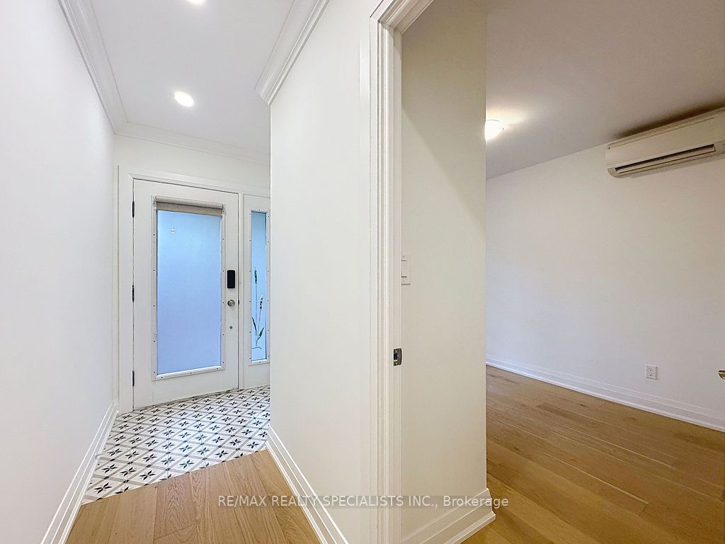 252 Earlscourt Avenue Property Photo 7