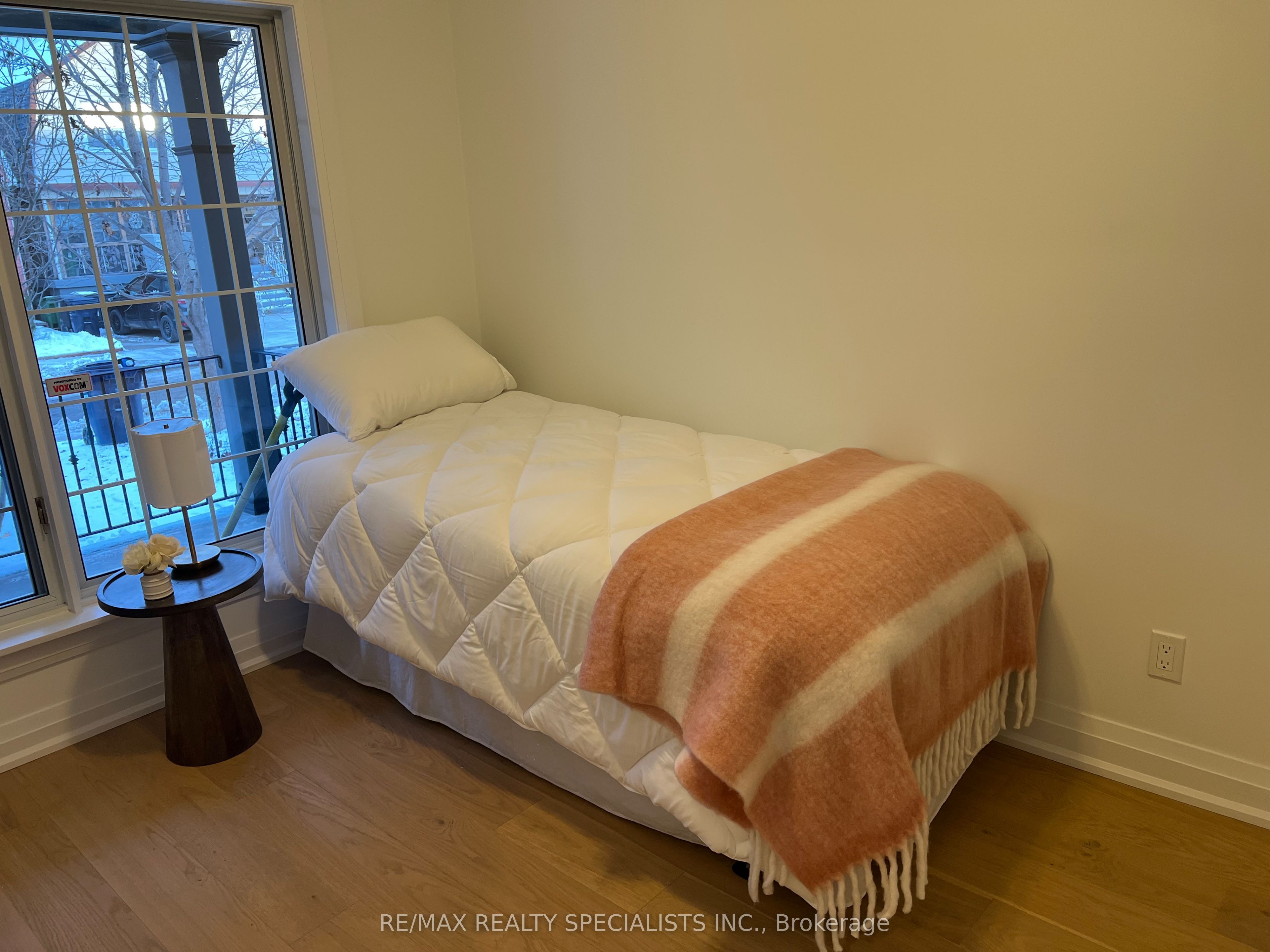 252 Earlscourt Avenue Property Photo 8
