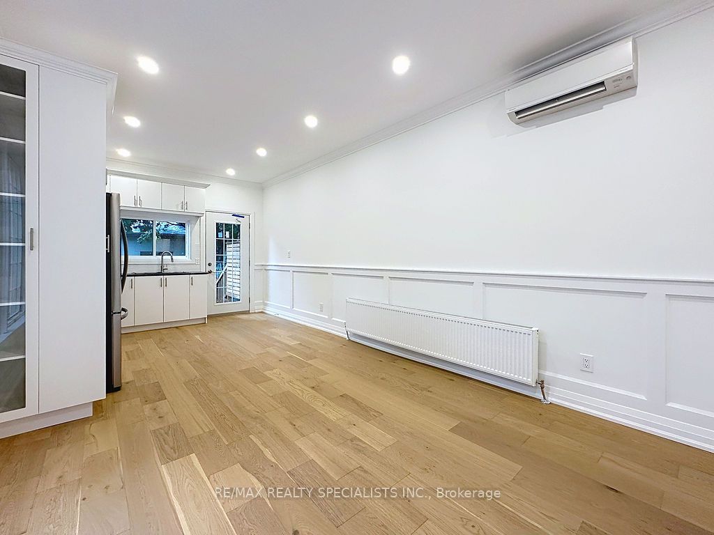 252 Earlscourt Avenue Property Photo 11