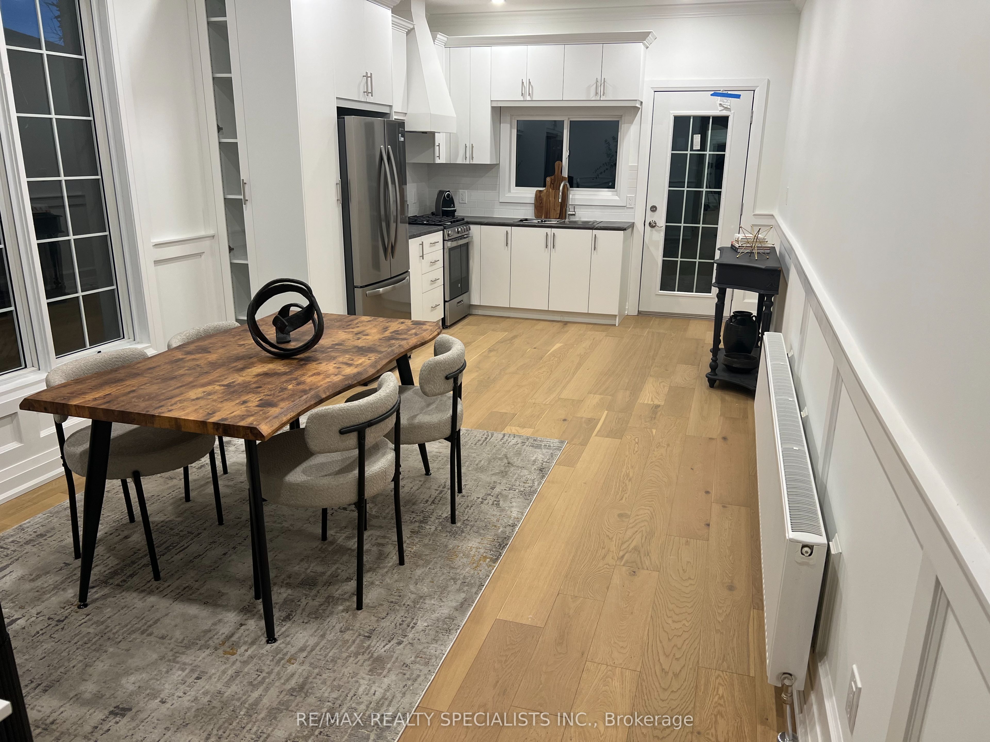252 Earlscourt Avenue Property Photo 12