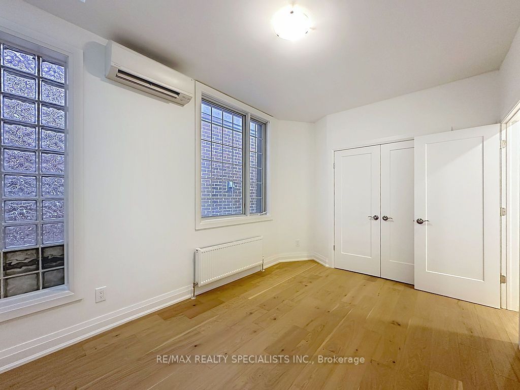 252 Earlscourt Avenue Property Photo 23