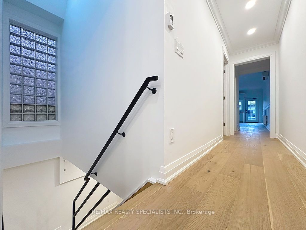 252 Earlscourt Avenue Property Photo 24