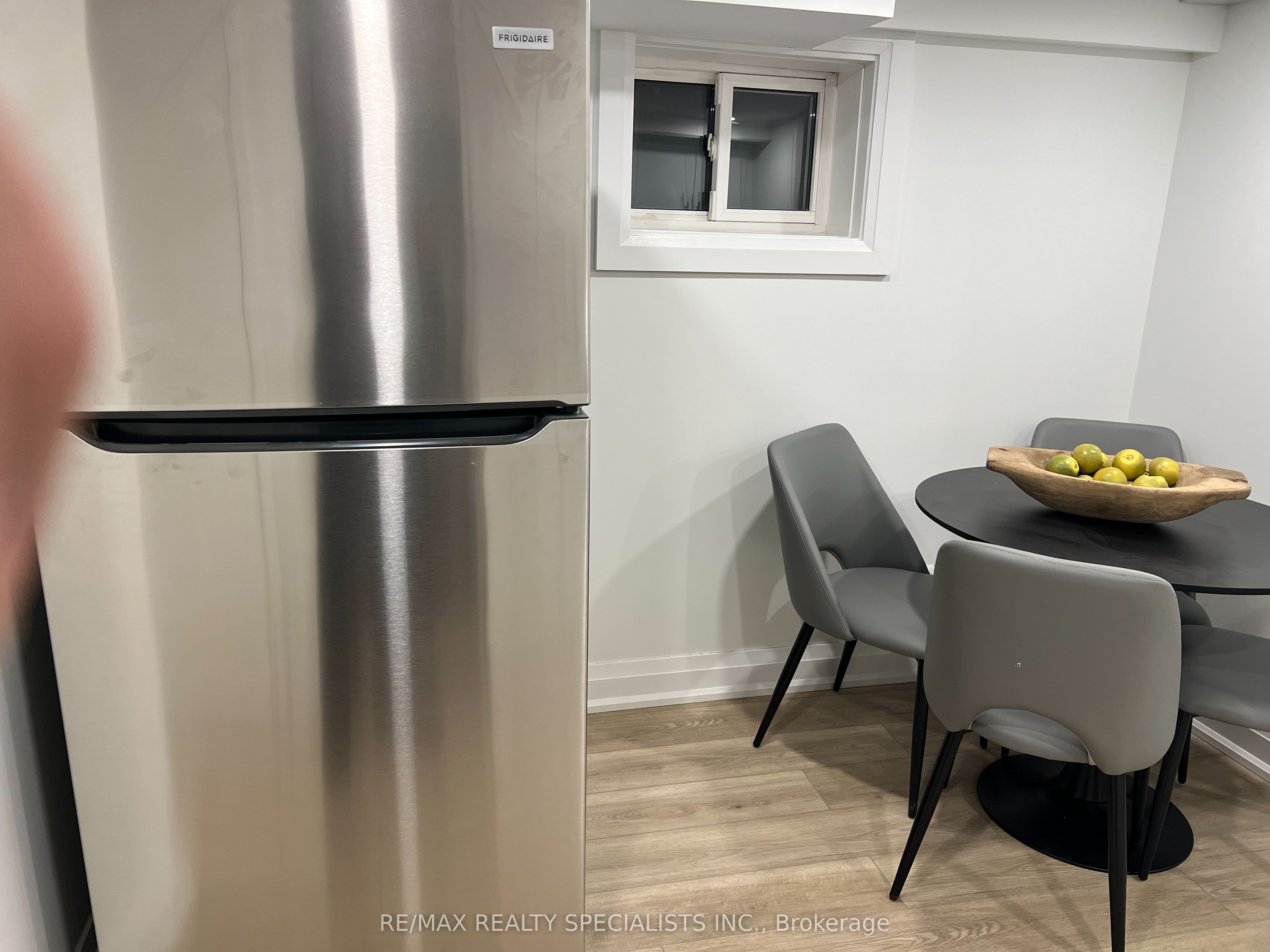252 Earlscourt Avenue Property Photo 29