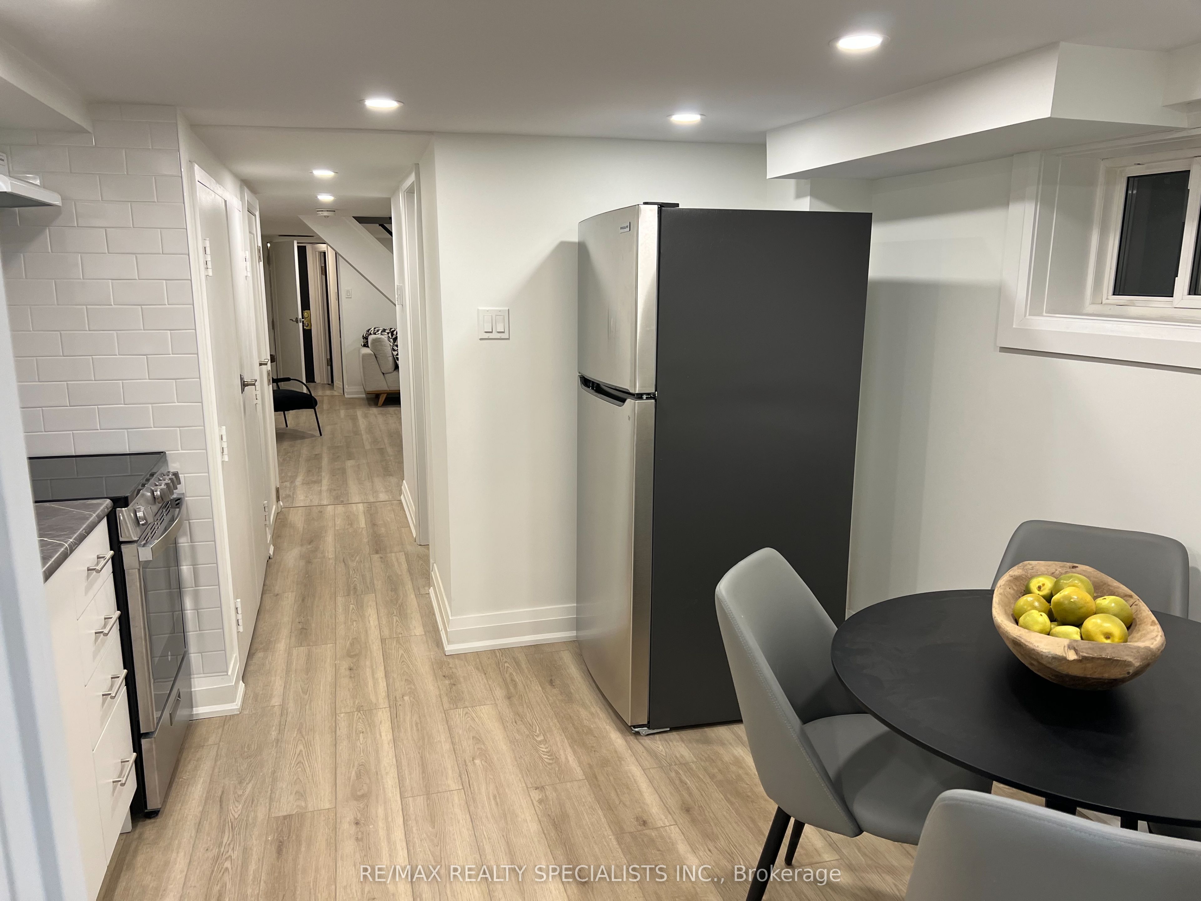 252 Earlscourt Avenue Property Photo 30