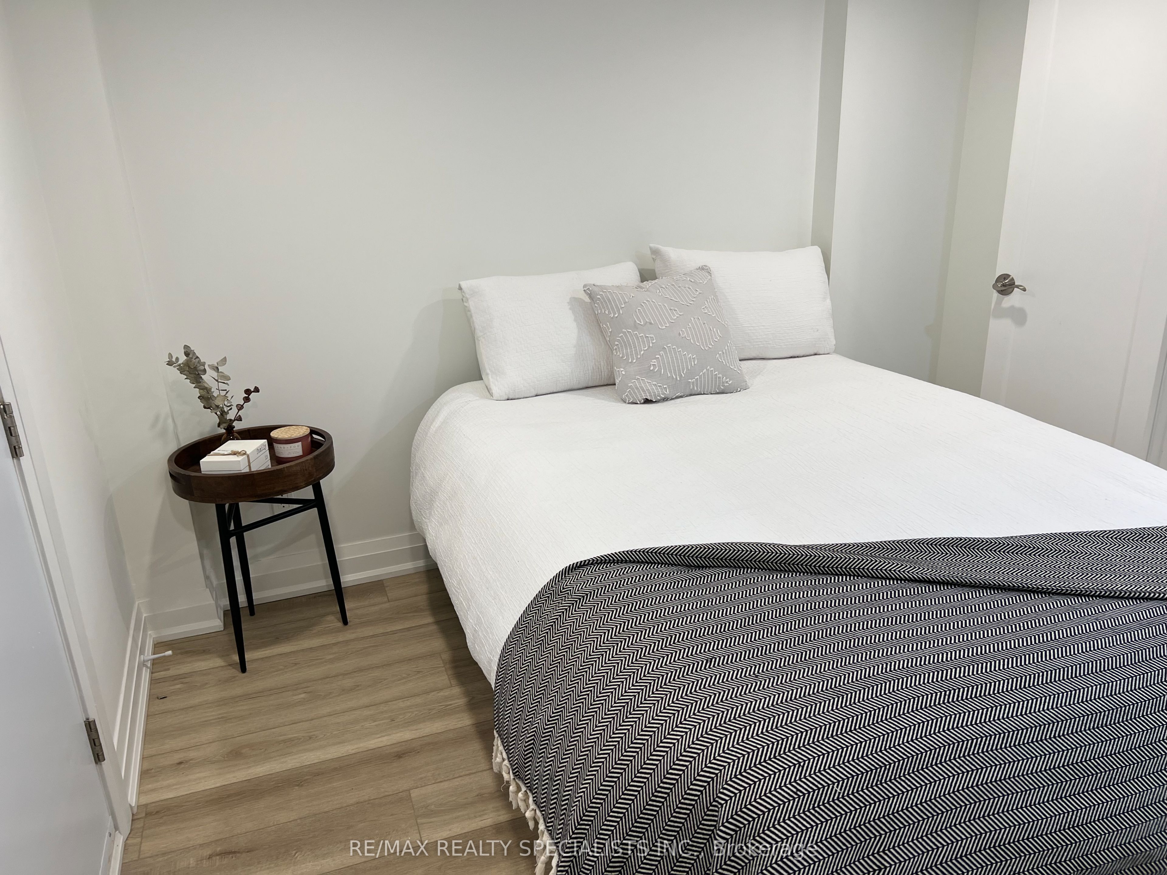 252 Earlscourt Avenue Property Photo 32