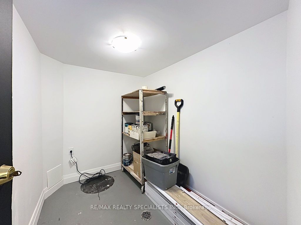 252 Earlscourt Avenue Property Photo 41