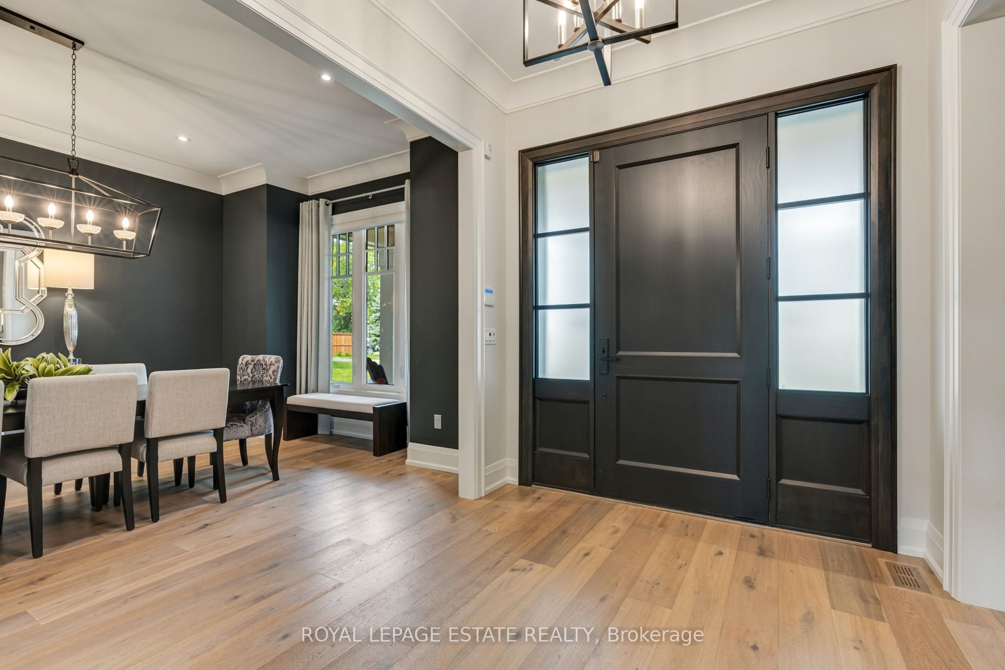 412 Saville Crescent Property Photo 3