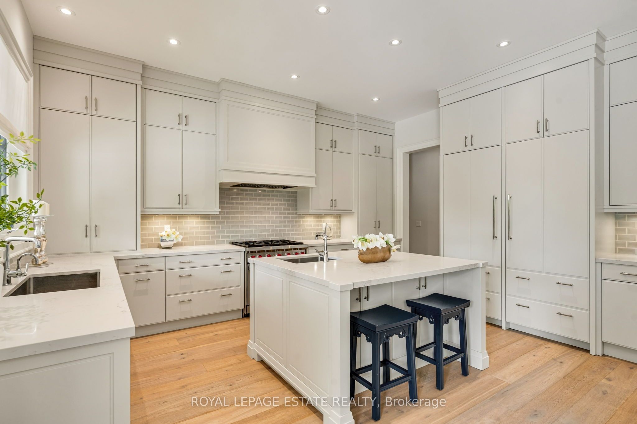 412 Saville Crescent Property Photo 11