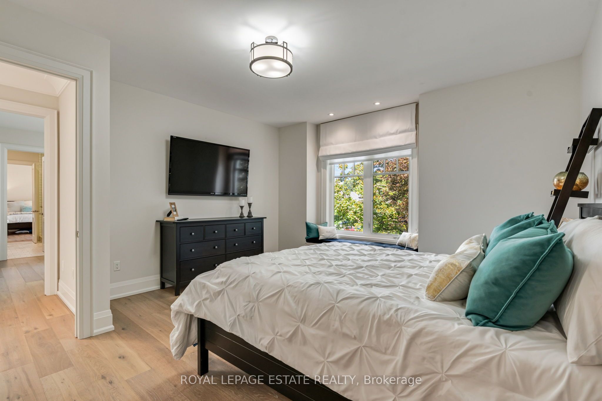 412 Saville Crescent Property Photo 26