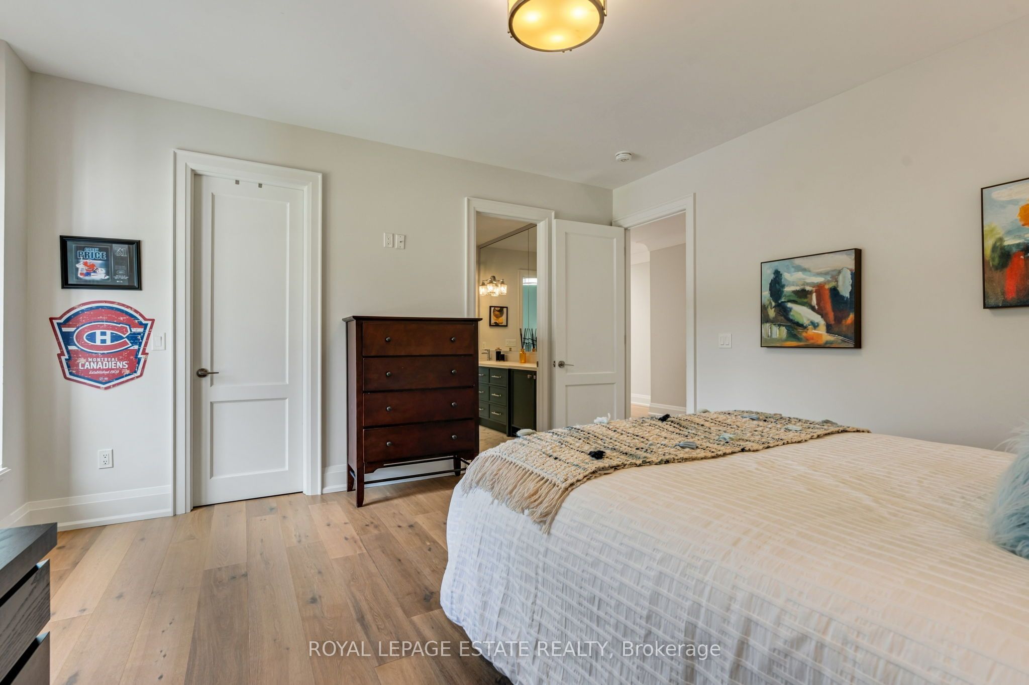 412 Saville Crescent Property Photo 32