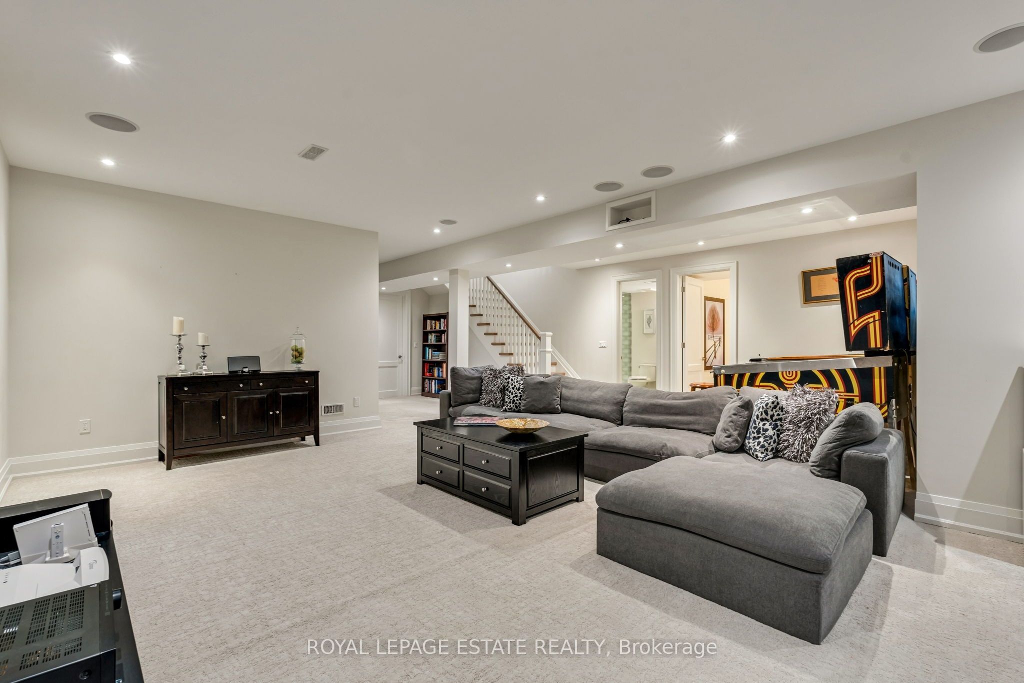 412 Saville Crescent Property Photo 37