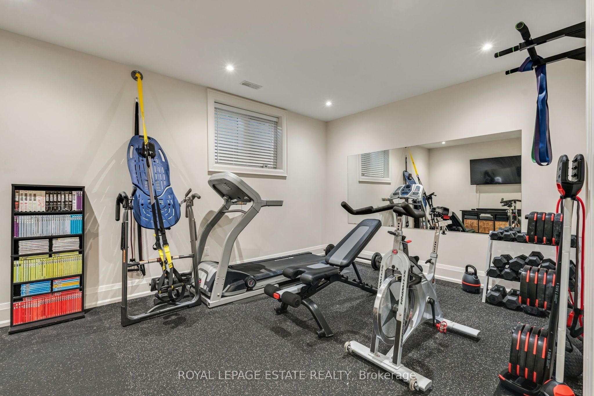 412 Saville Crescent Property Photo 38