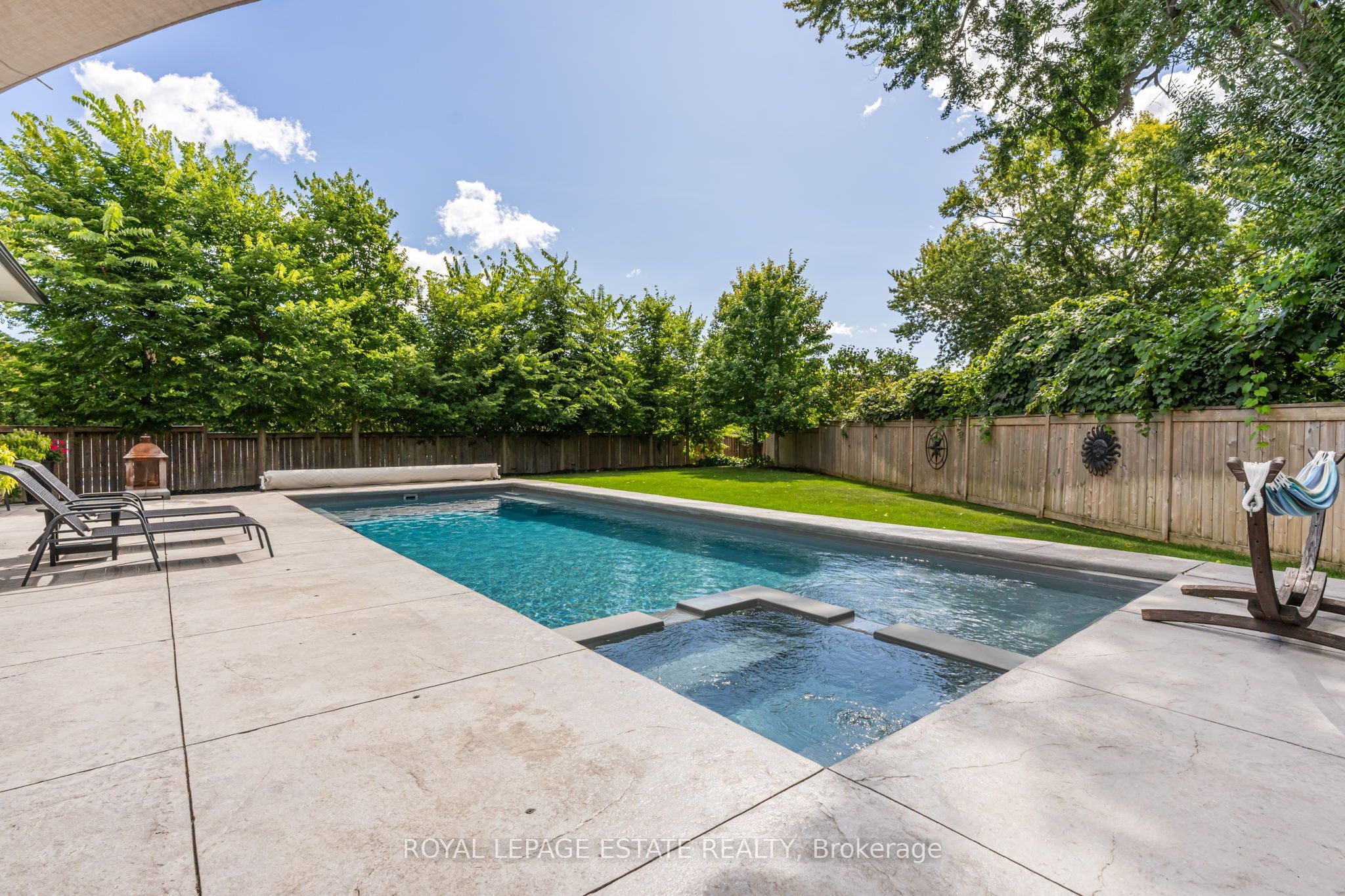412 Saville Crescent Property Photo 44