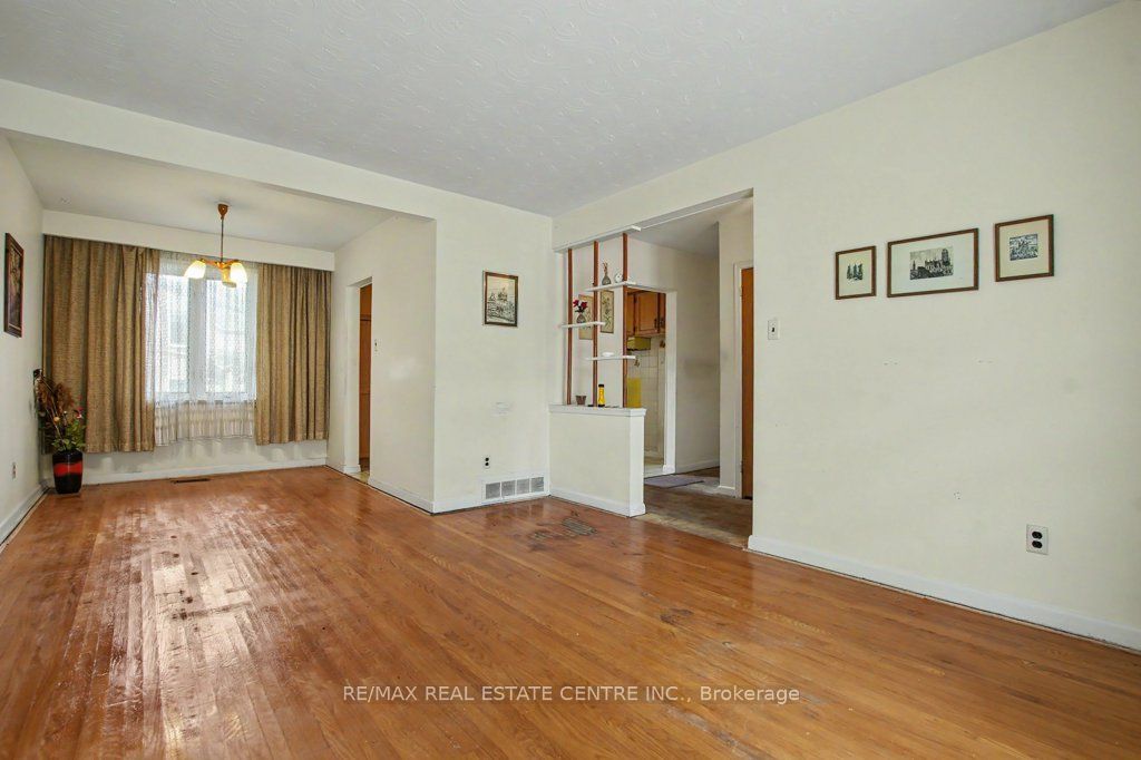189 Wakefield Road Property Photo 8