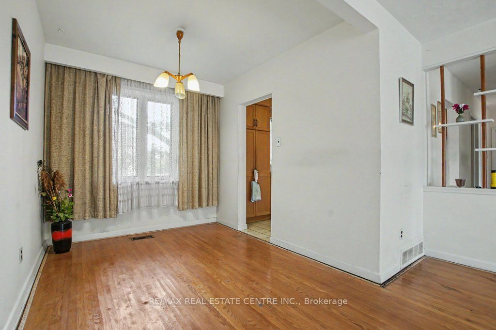 189 Wakefield Road Property Photo 11