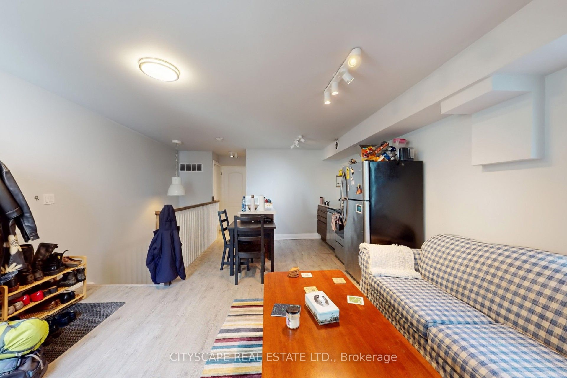 467 Keele Street Property Photo 4