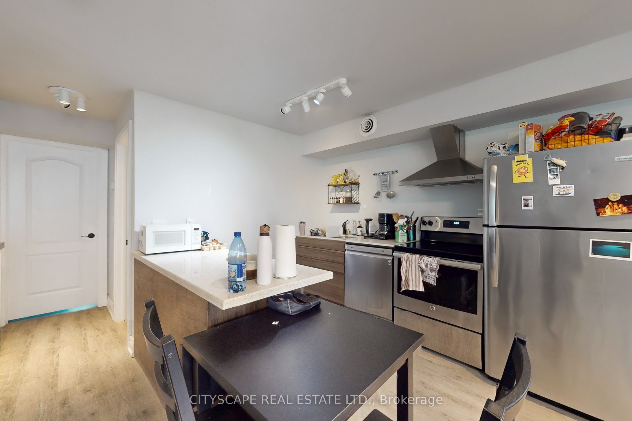 467 Keele Street Property Photo 6