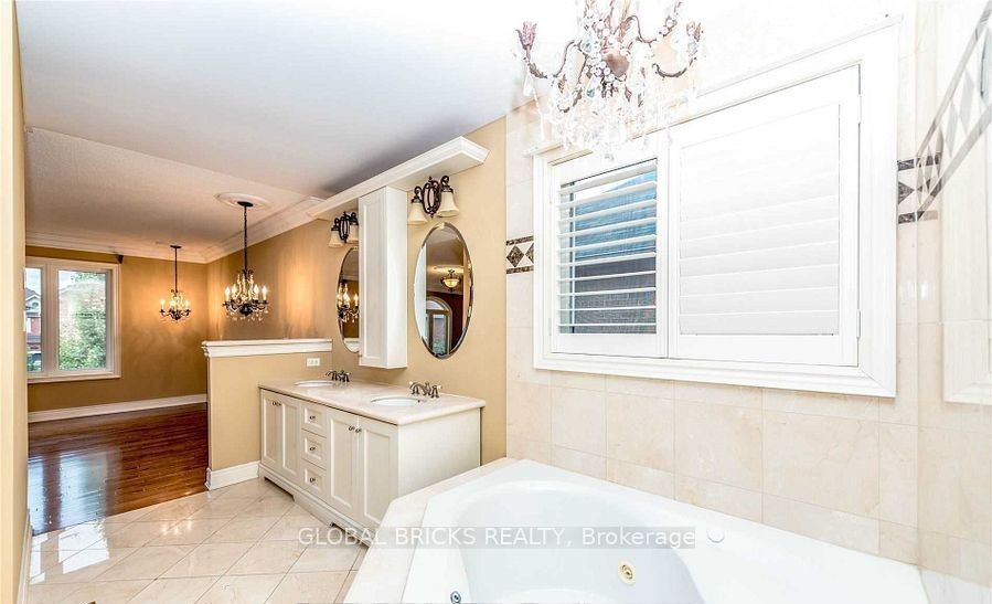 2855 Westoak Trails Boulevard Property Photo 9