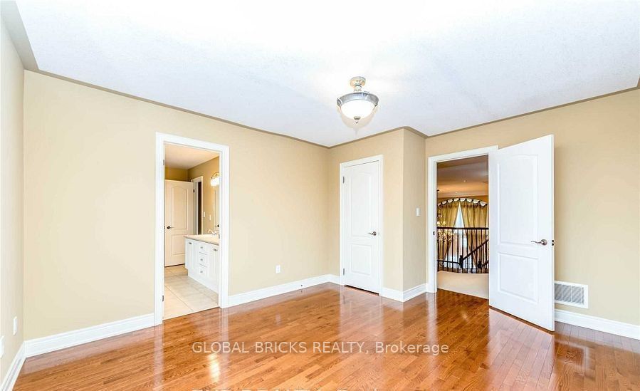 2855 Westoak Trails Boulevard Property Photo 11