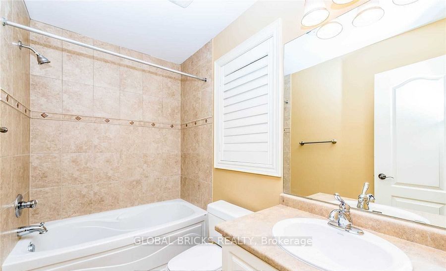 2855 Westoak Trails Boulevard Property Photo 12